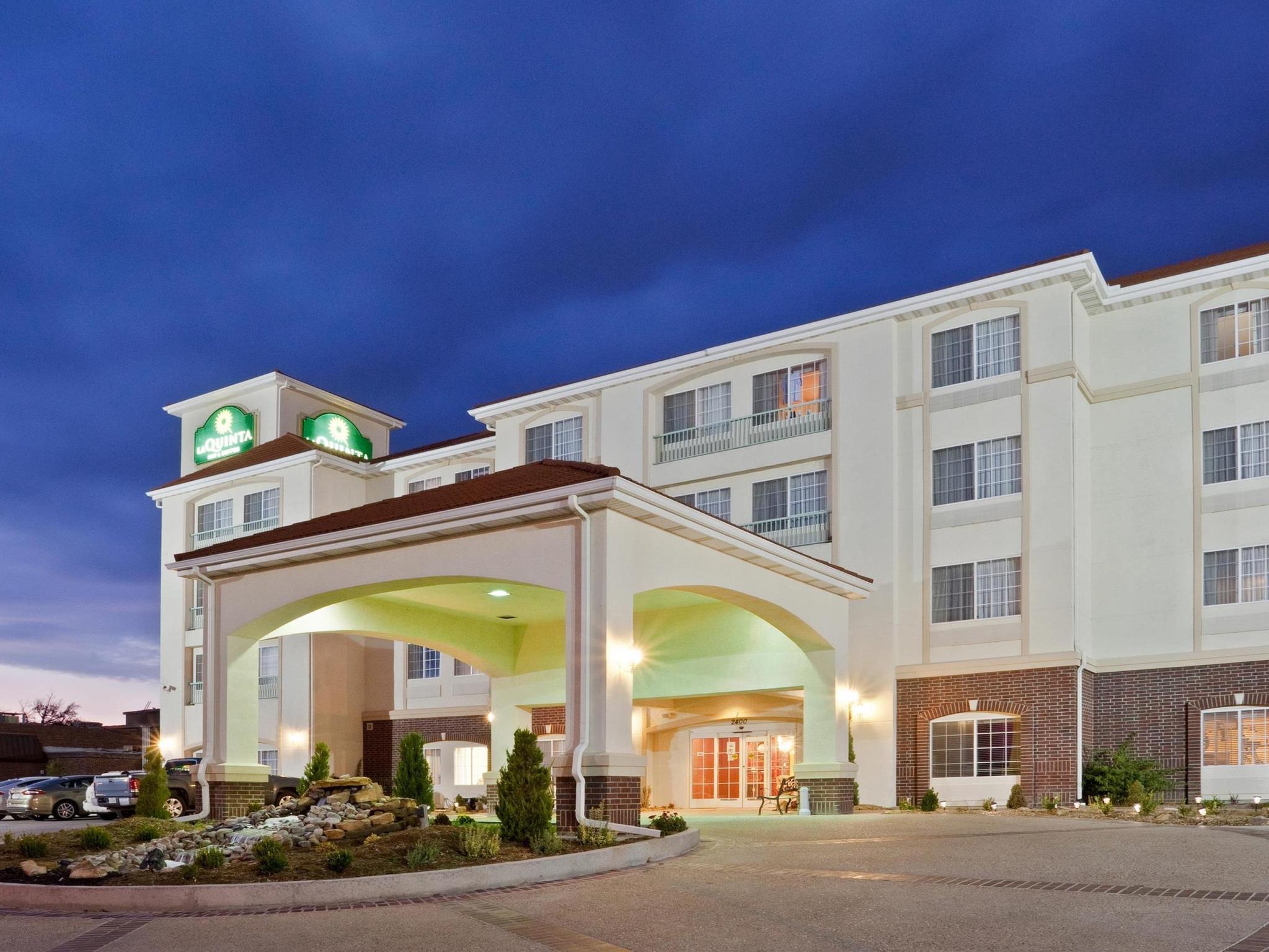 La Quinta By Wyndham Dodge City Exterior photo